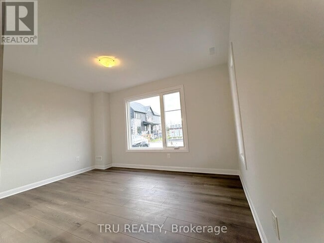 Building Photo - 324 Clearpath Private