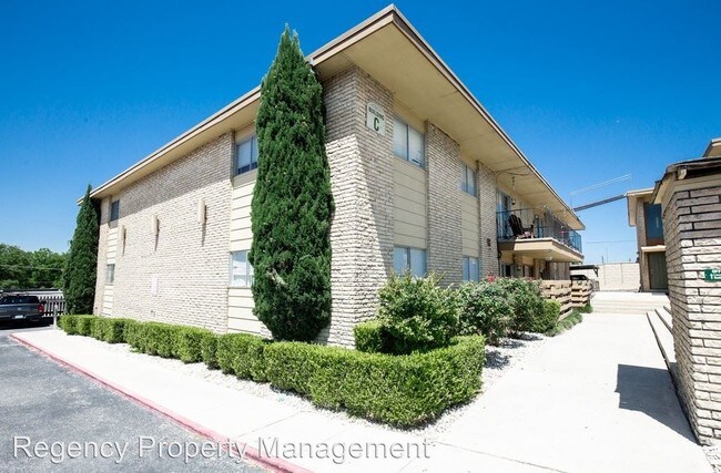 Building Photo - 111 Siesta Ln