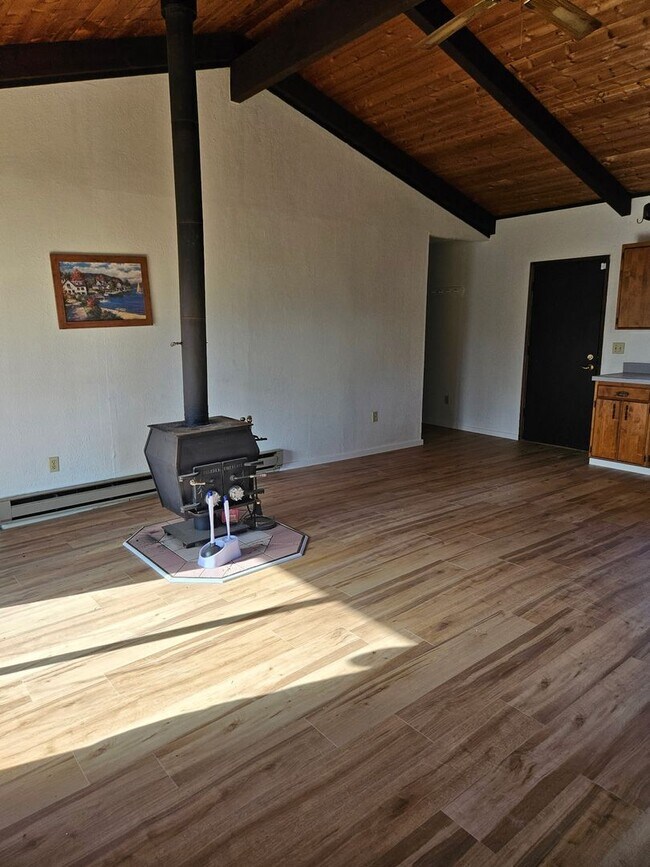 Foto del edificio - 2bd 1ba W/Fenced Yard