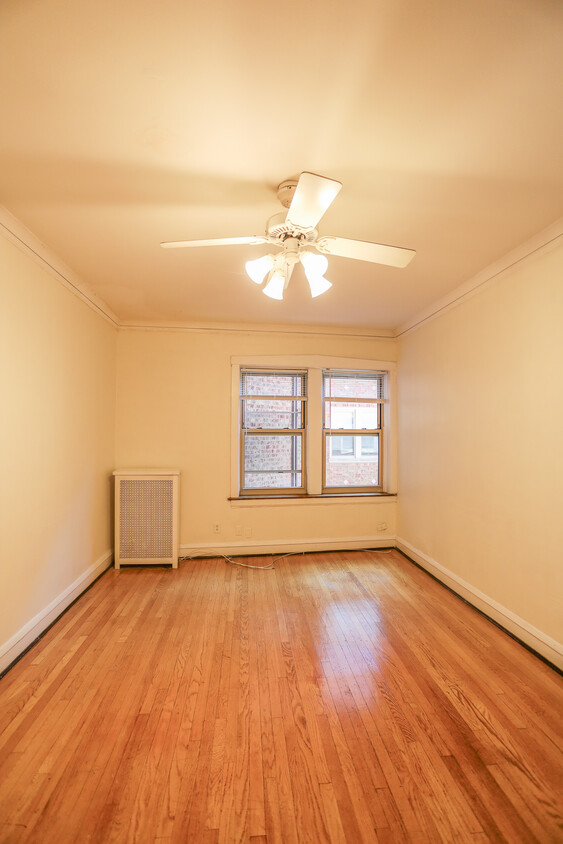 Foto del edificio - 7667 N Sheridan Rd