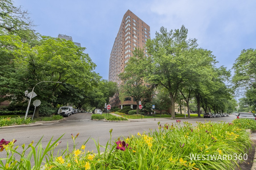 Photo - 3100 N Lake Shore Dr-1912