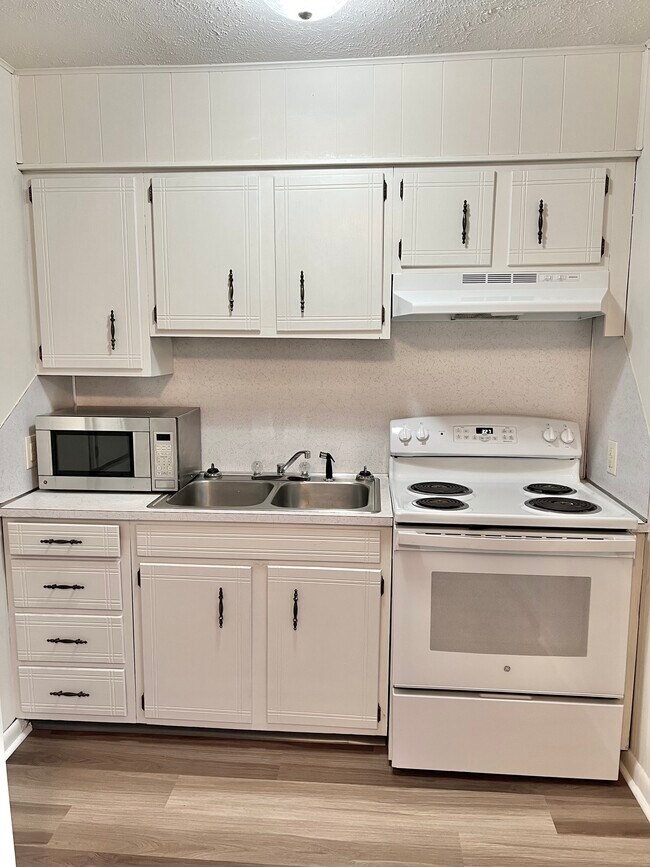 3812 Memorial Blvd Unit 4, Kingsport, TN 37664 Apartments in