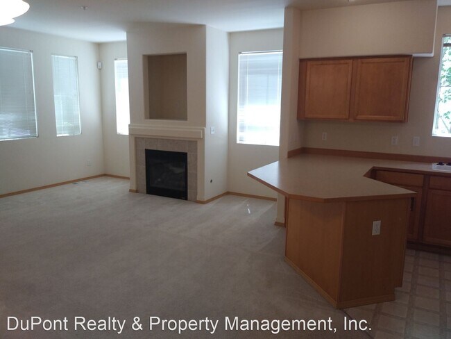 Building Photo - 3 br, 2.5 bath House - 2565 Evans Court