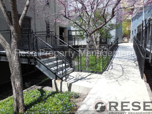 Building Photo - 346 W Pierpont Ave
