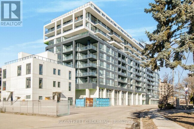 Photo du bâtiment - 6 Greenbriar Rd