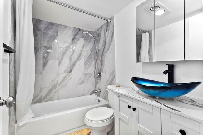 Foto del edificio - 251 S Cypress Rd