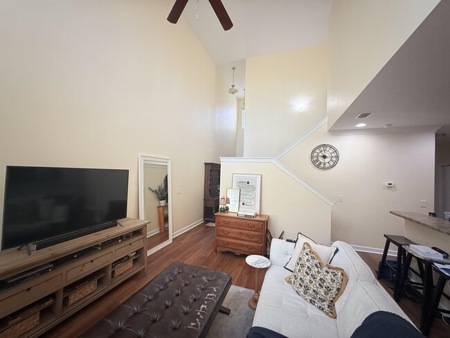 Foto del edificio - 1124 Fairway Ln