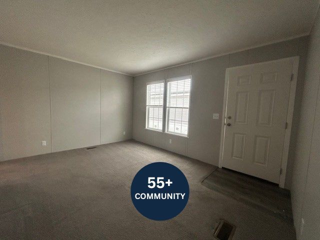 Foto del edificio - 39500 Warren Rd