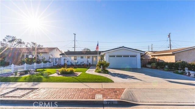 Foto principal - 725 N Nancita St