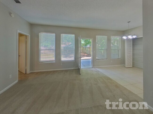 Foto del edificio - 3840 Tallcott Dr