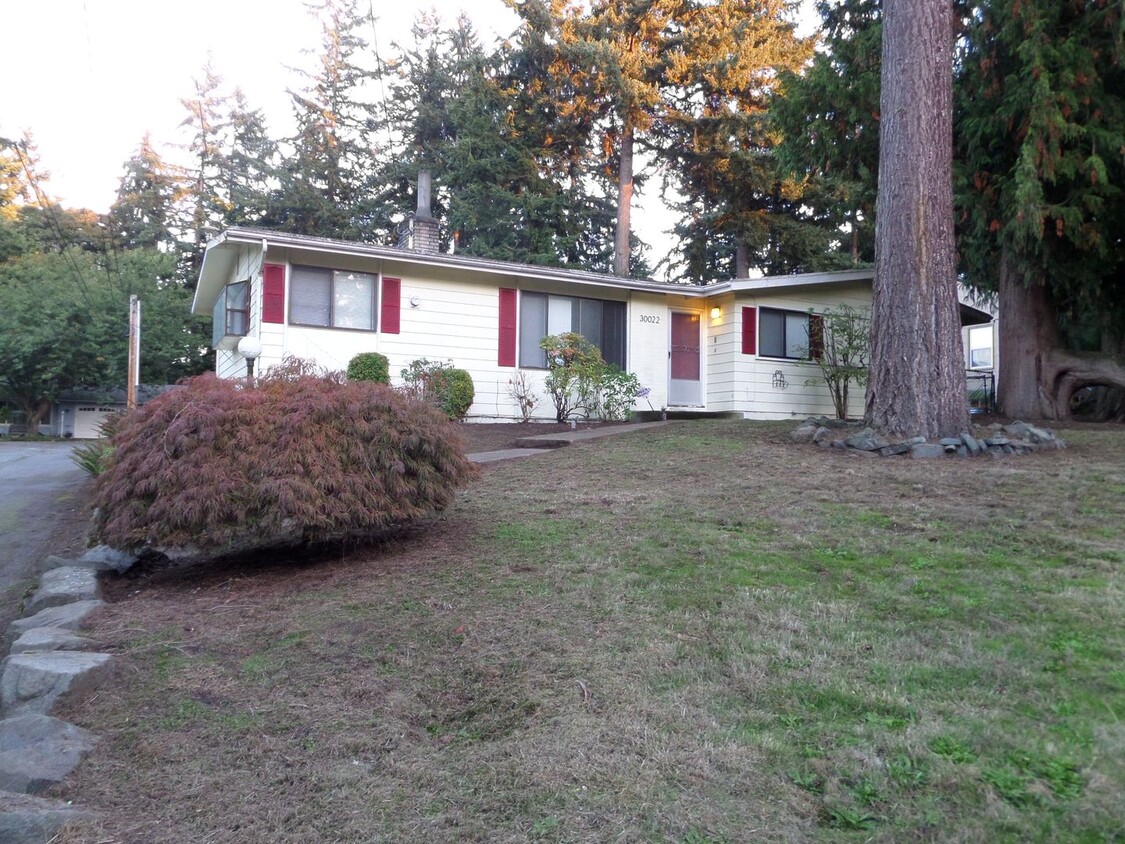 Primary Photo - Wonderful & Updated 3-Bedroom Rambler in G...