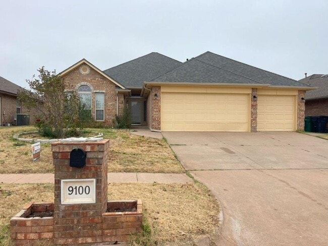 3 bed plus office with storm shelter in Moore Schools! - 3 bed plus office with storm shelter in Moore Schools! House