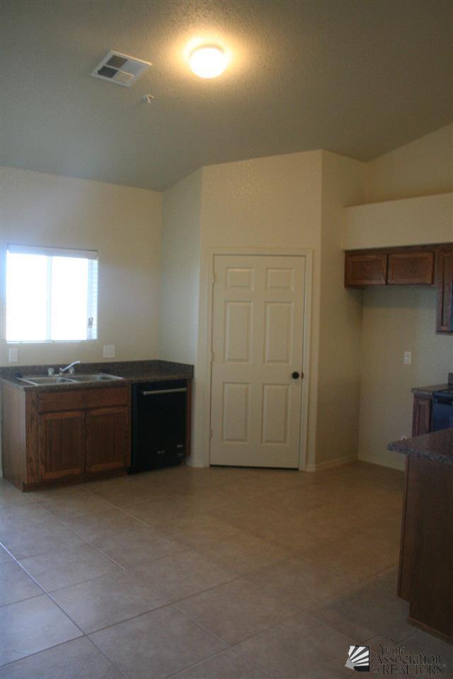 Building Photo - 3058 S Brand Lee Way