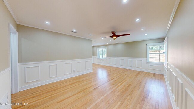 Foto del edificio - 1455 Riverbirch Ln