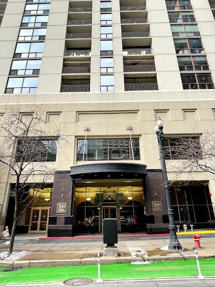 Foto principal - 200 N Dearborn St