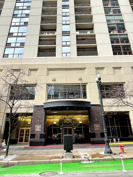 Primary Photo - 200 N Dearborn St
