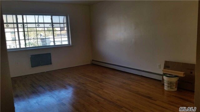 Foto del edificio - 620 E 103rd St