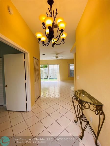 Foto del edificio - 3595 Sahara Springs Blvd