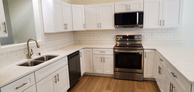 Building Photo - Trail Side Drive