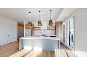 Building Photo - 262 West Dr