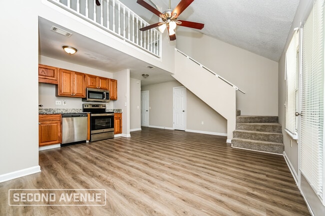 Building Photo - 2370 Iron Horse Dr