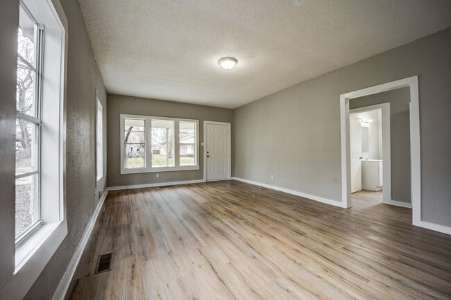 Building Photo - 1222 N 33rd St