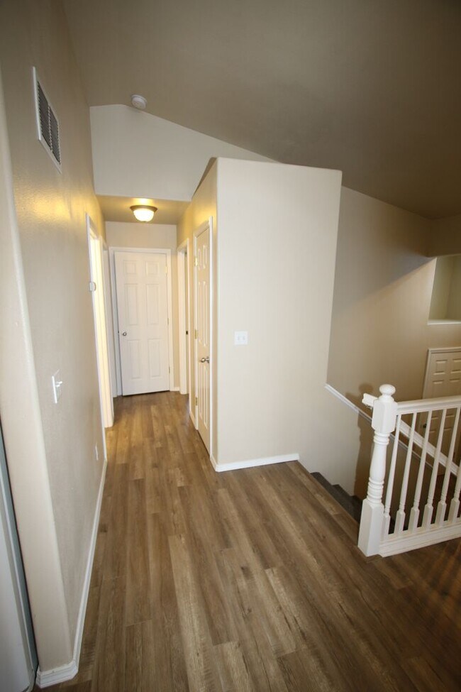 Foto del edificio - 3 Bedroom Home in North East Anchorage!