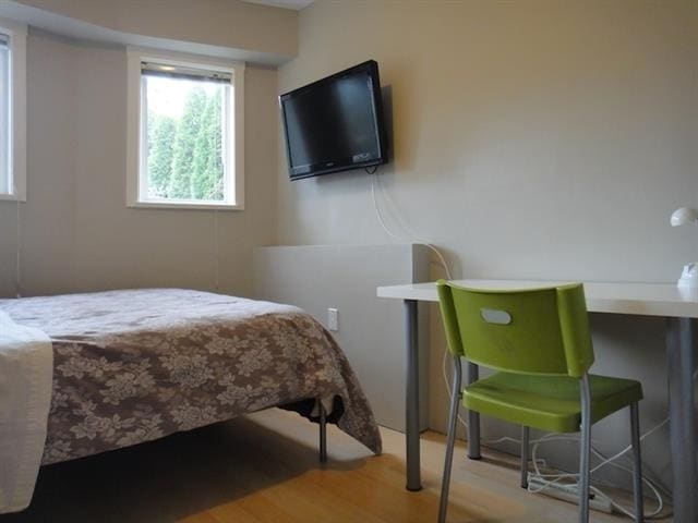 Photo du bâtiment - 142 42nd Av E