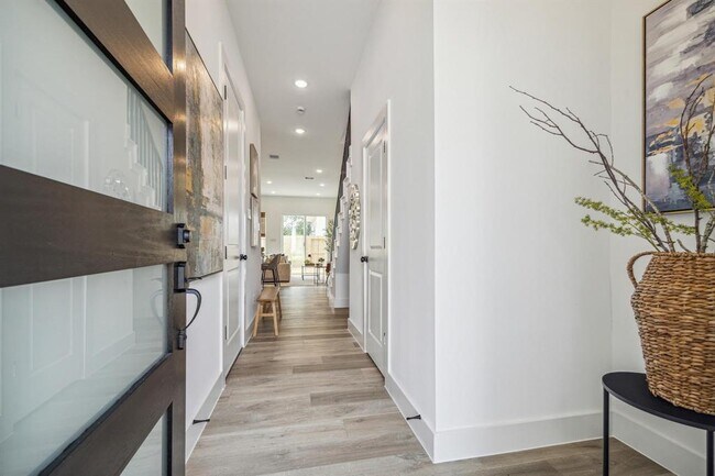 Foto del edificio - 5702 Breland St