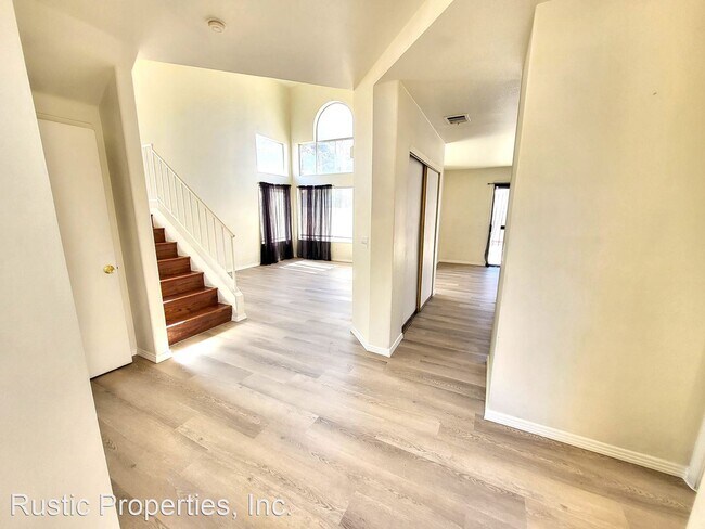 Foto del edificio - 3 br, 2.5 bath House - 5811 Commodore Cove...