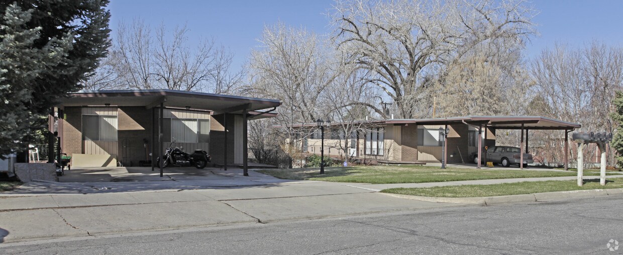 Building Photo - 4634-4640 S Clearview St