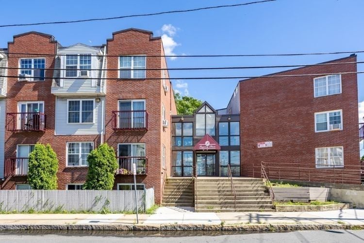 20 Knox St Unit 8, Lawrence, MA 01841 Condo for Rent in Lawrence, MA