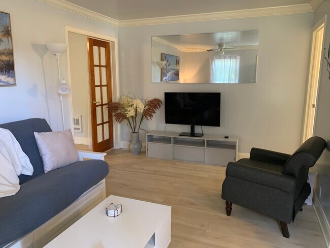 Foto del edificio - 1420 Alicia Ave