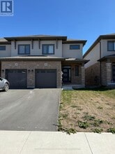 Building Photo - 10 Otonabee St