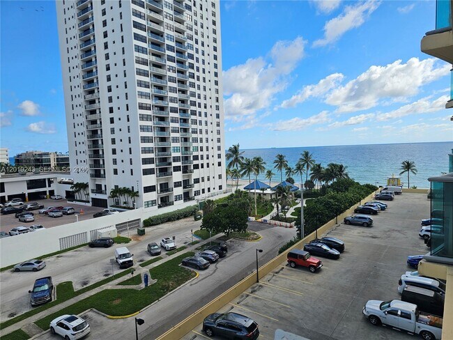 Foto del edificio - 2501 S Ocean Dr