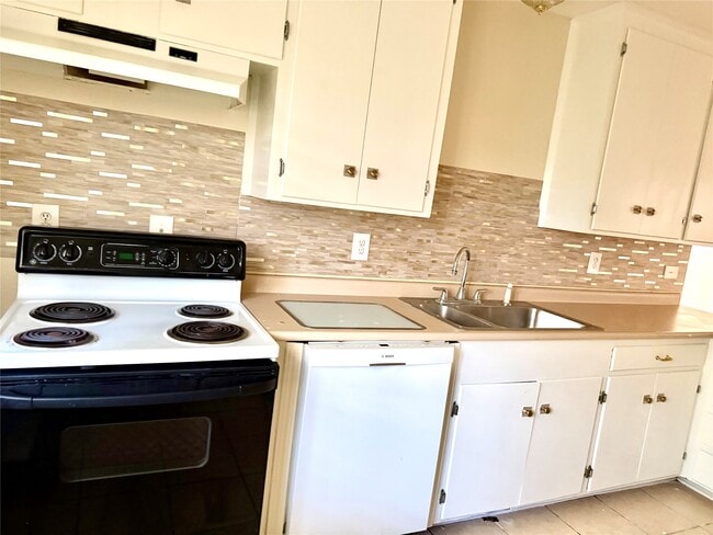 Foto del edificio - 4275 Bethel Blvd