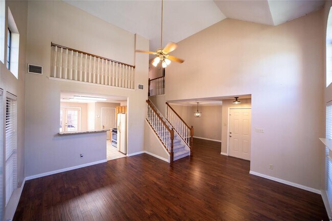Building Photo - 740 Ashford Dr