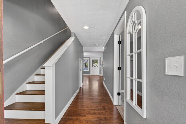 Building Photo - The Ultimate Gig Harbor Retreat!