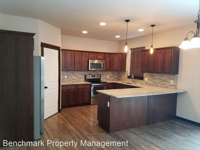 Building Photo - 4 br, 2.5 bath House - 113 Granite Peak Drive