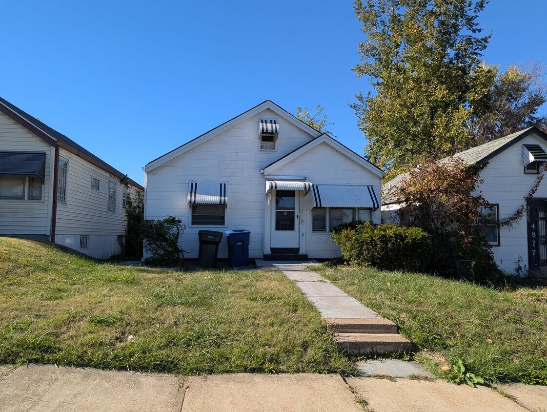 Foto principal - 4873 Woodstock Ave