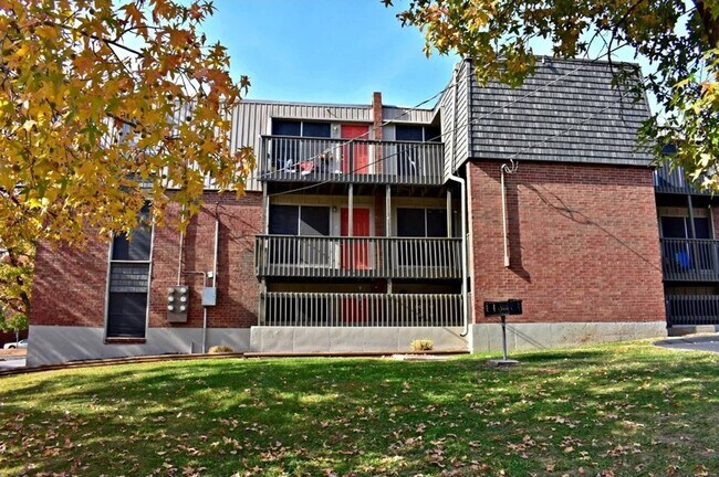 Foto del edificio - 1401 S Cunningham Ave