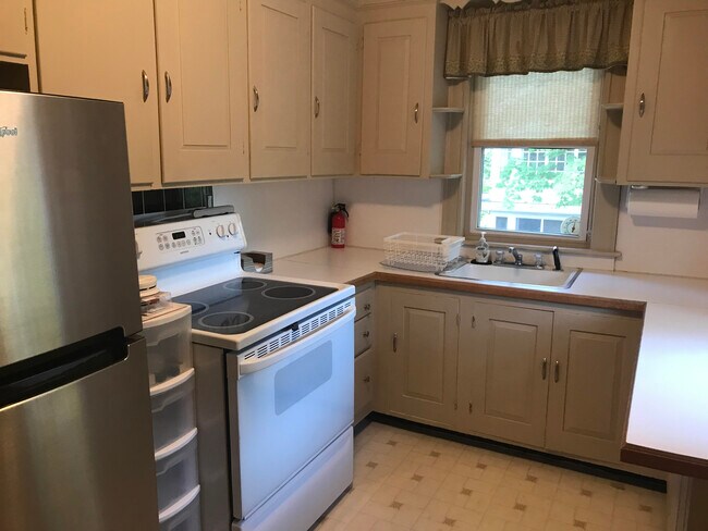 Foto del edificio - 52 Wyman Rd