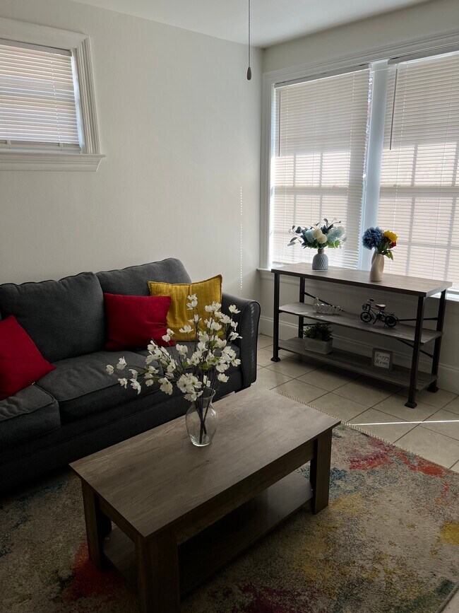 Living room - 2228 Riverland Dr