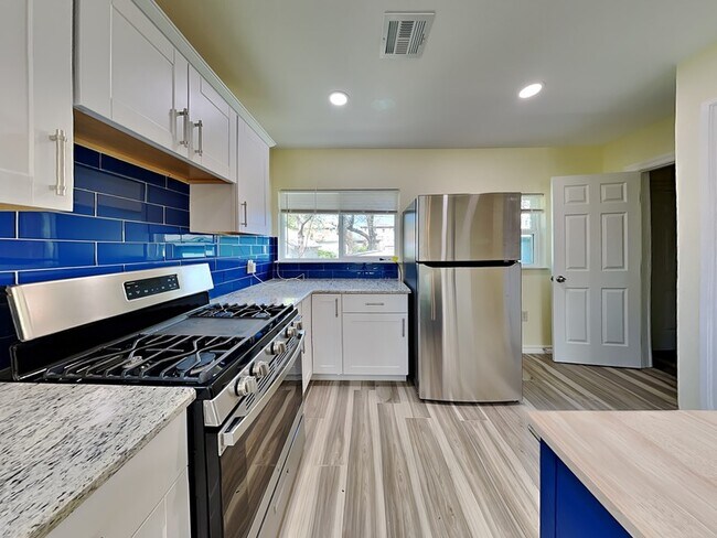 Foto del edificio - 2341 NW 11th St