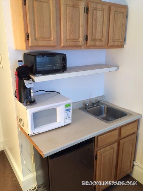 Foto del edificio - 1077 Beacon St