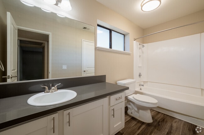 1BR, 1BAS - 688SF - ELLINGTON APARTMENTS