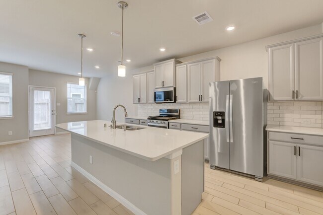 Foto del edificio - 1523 Parkland Oak Dr