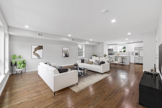 Building Photo - 45 Franklin St