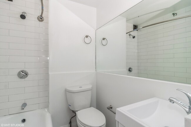 Building Photo - 20 Westland Ave