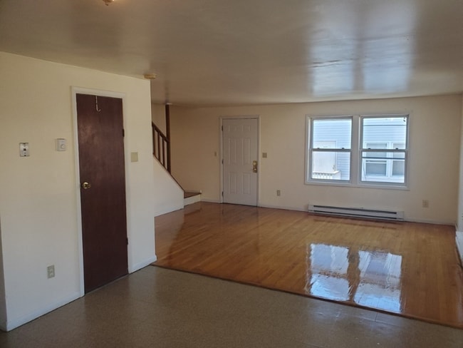 Building Photo - 94 Selden St